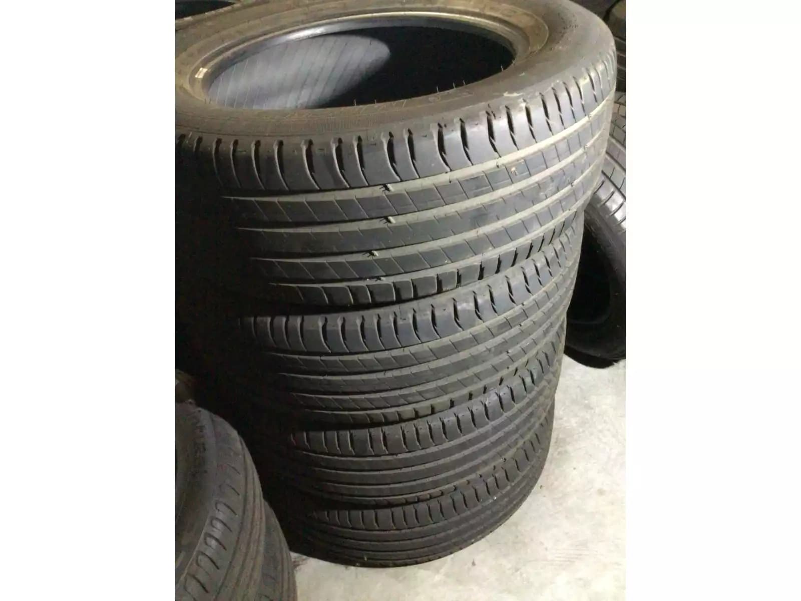 Pneus été 18 235/60 R18 103W - Photo 1