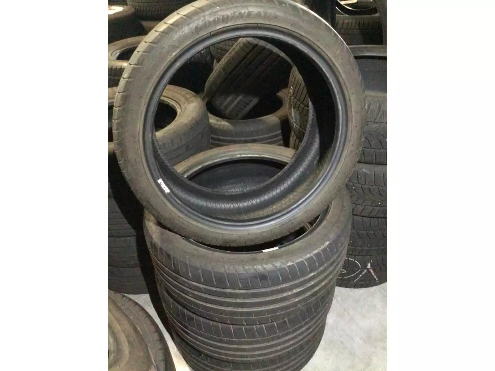 Pneus été 18 225/40 R18 92Y - Photo 1