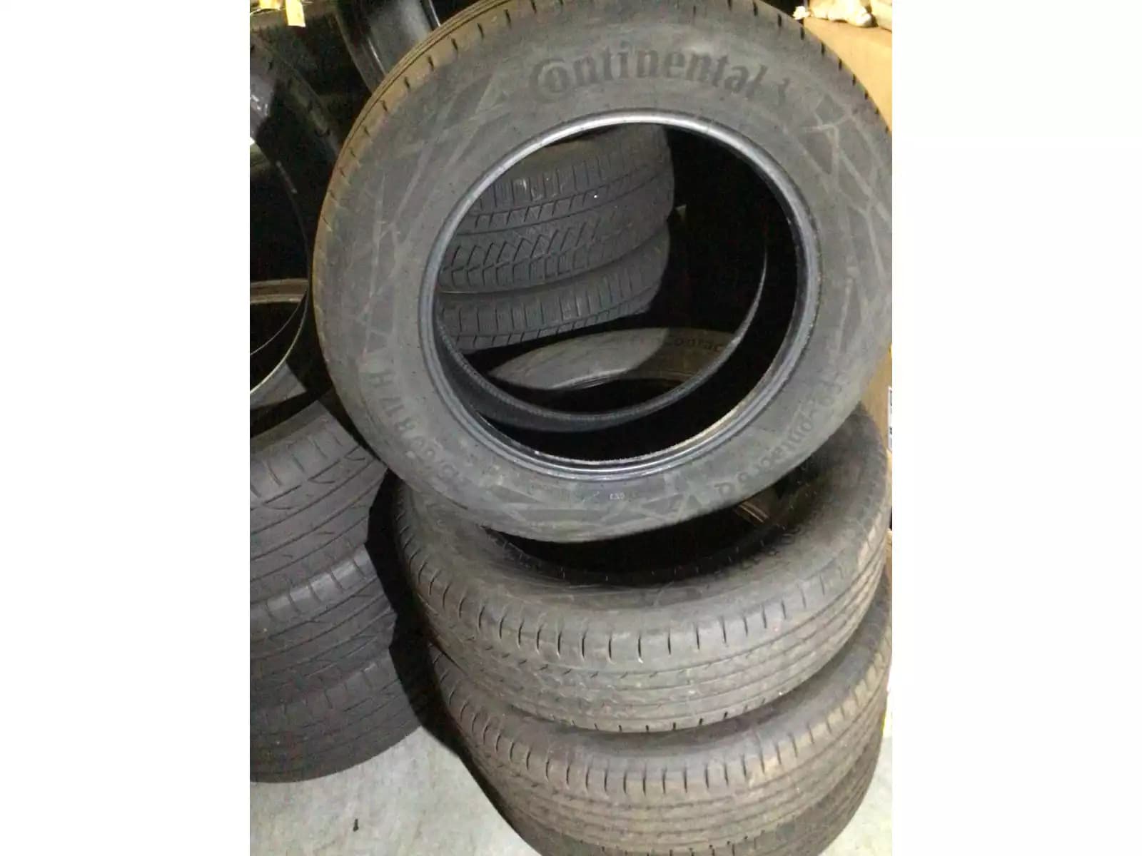 Pneus été 17 215/60 R17 96H - Photo 1