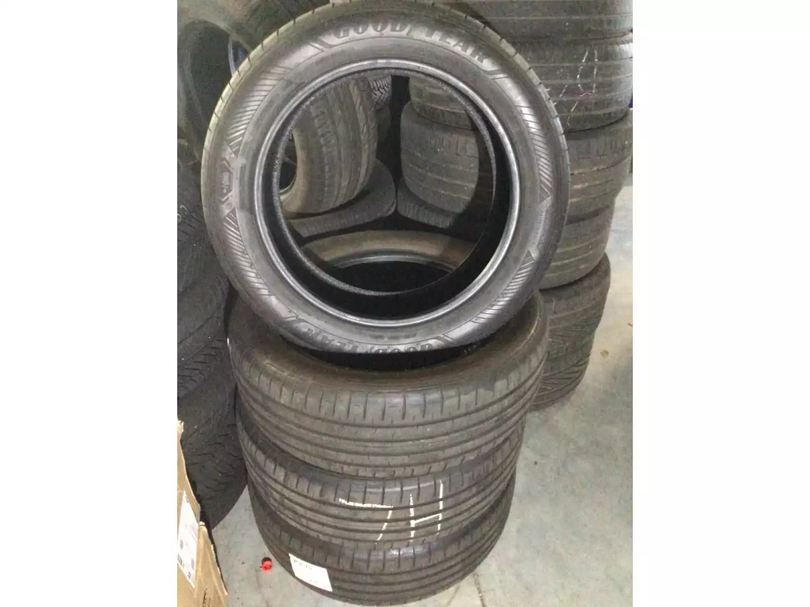 Pneus été 18 215/55 R18 95T - Photo 1