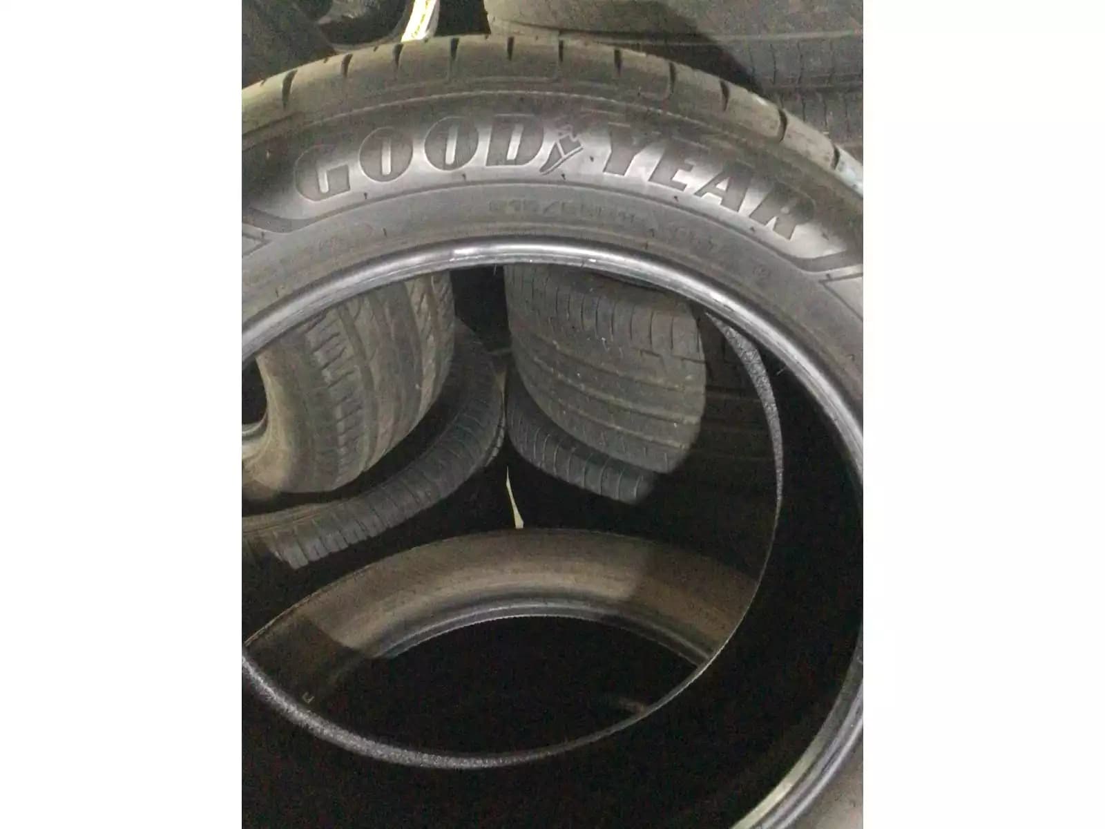Pneus été 18 215/55 R18 95T - Photo 1