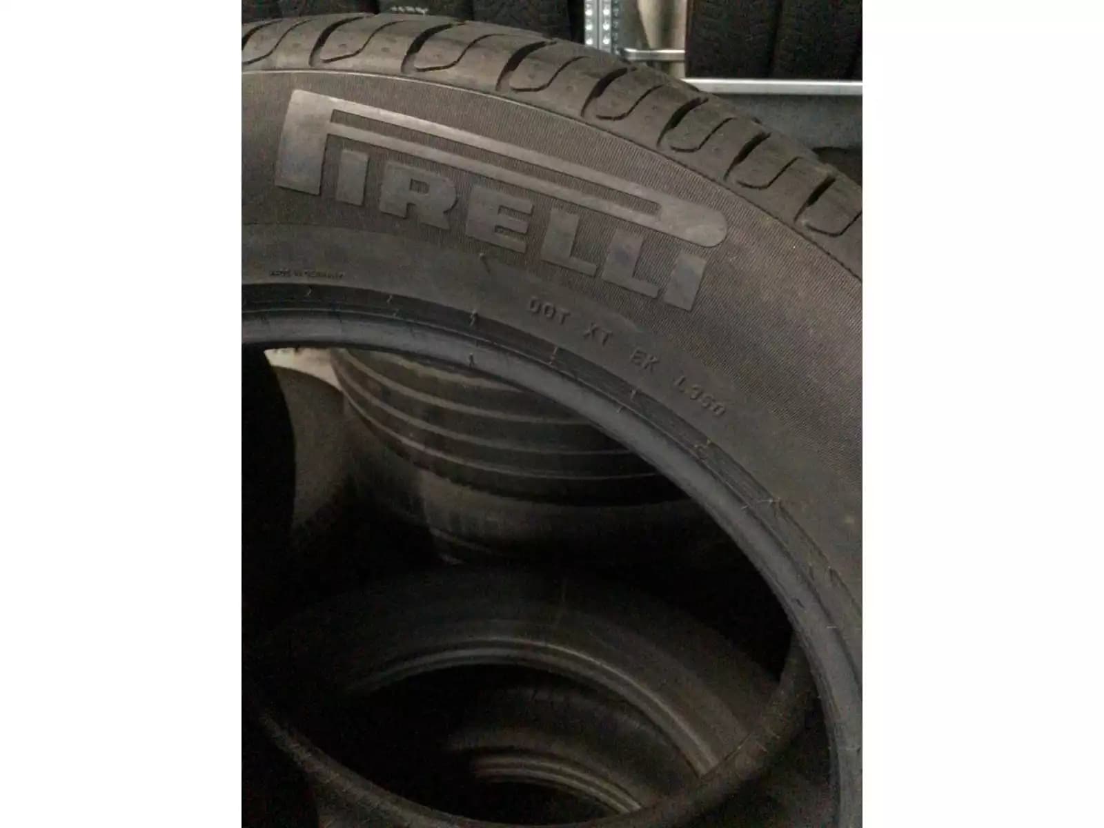Pneus été 17 235/55 R17 99Y - Photo 1