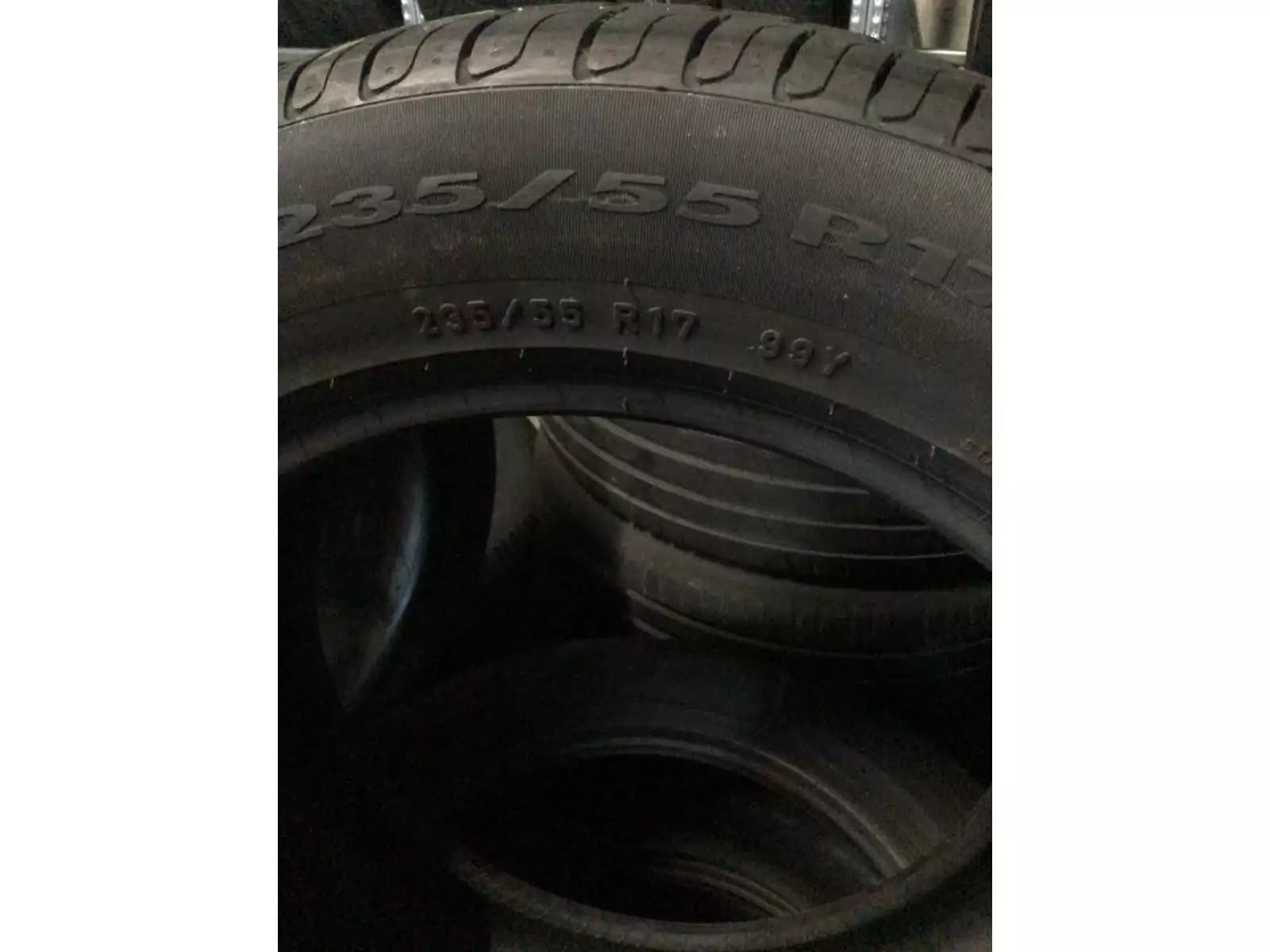 Pneus été 17 235/55 R17 99Y - Photo 1