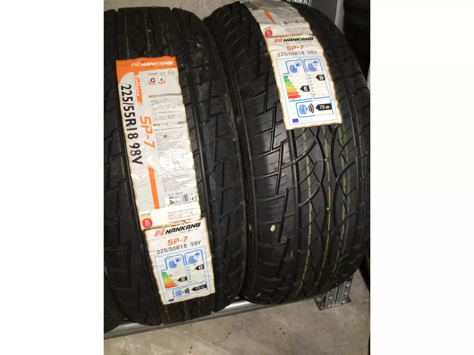 Pneus été 18 225/55 R18 98V - Photo 1