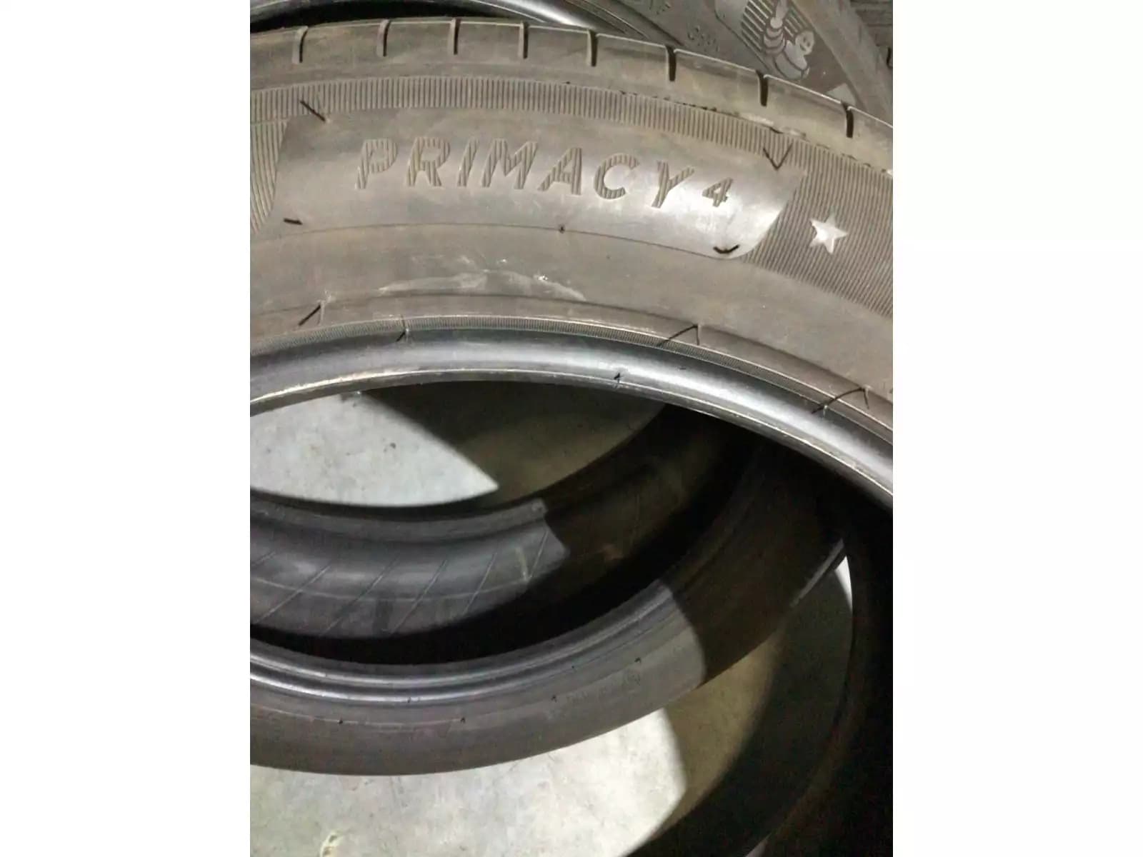 Pneus été 18 225/50 R18 99W - Photo 1