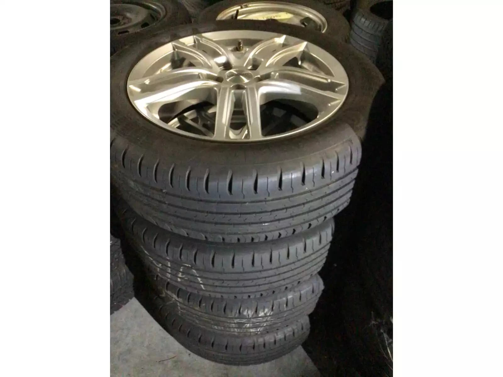 Jantes alu + Pneus été 17 205/55 R17 91V - Photo 1