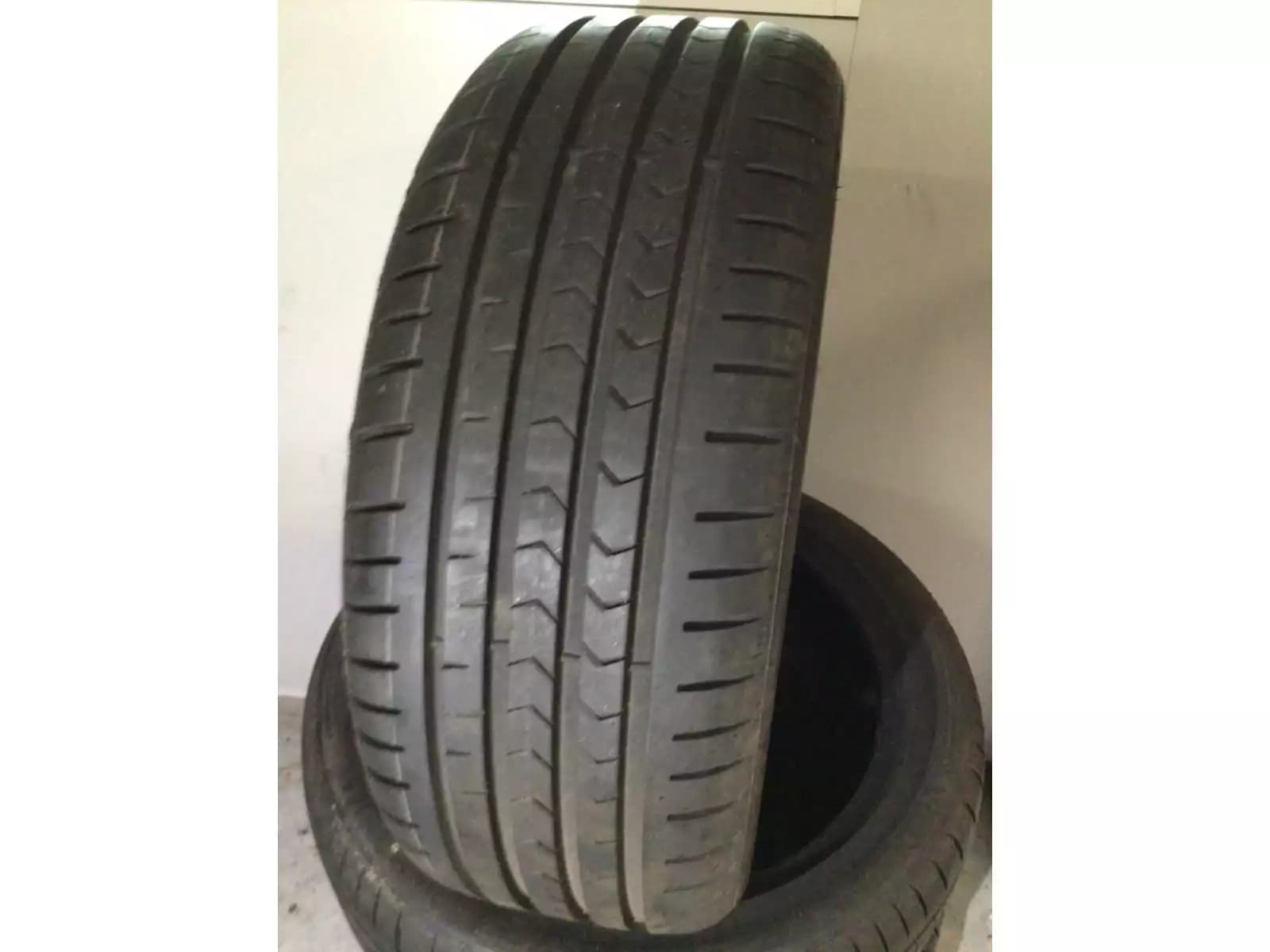 Pneus été 17 215/45 R17 91W - Photo 1
