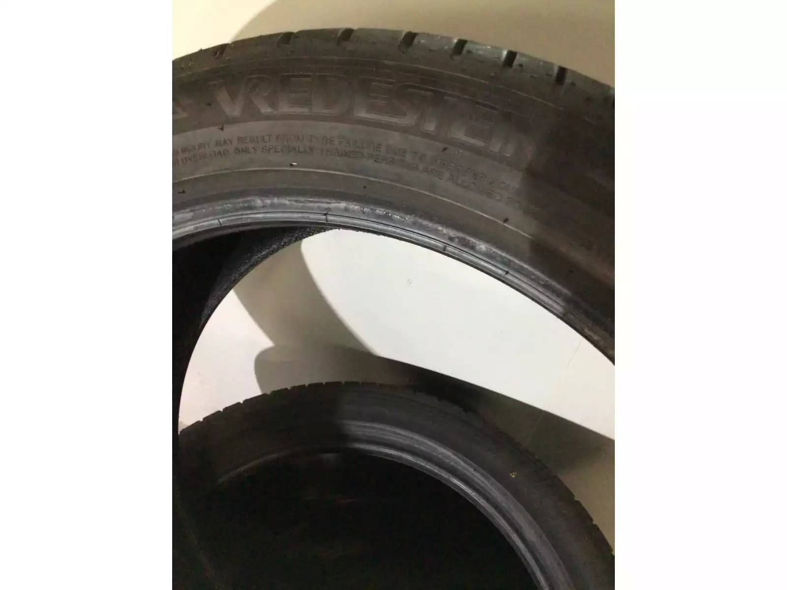 Pneus été 17 215/45 R17 91W - Photo 1