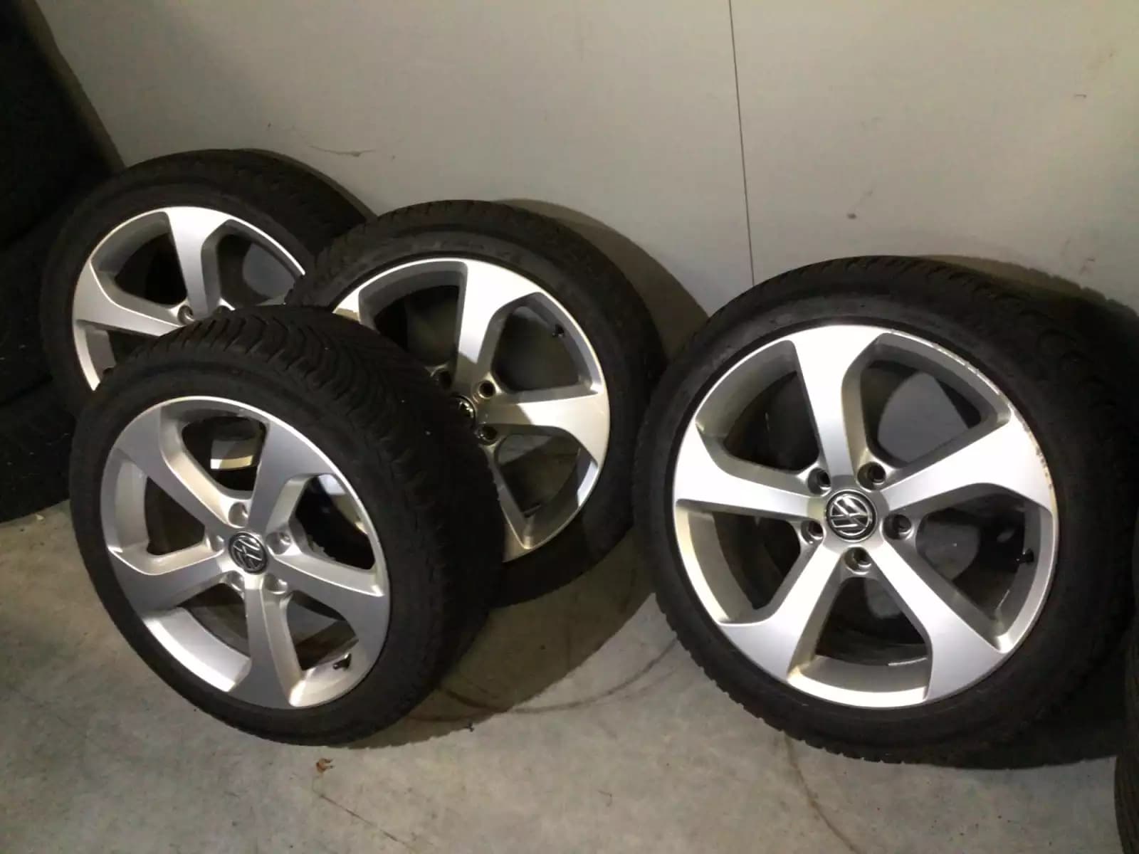 Jantes alu + Pneus toutes saisons 17 225/45 R17 94Y - Photo 1