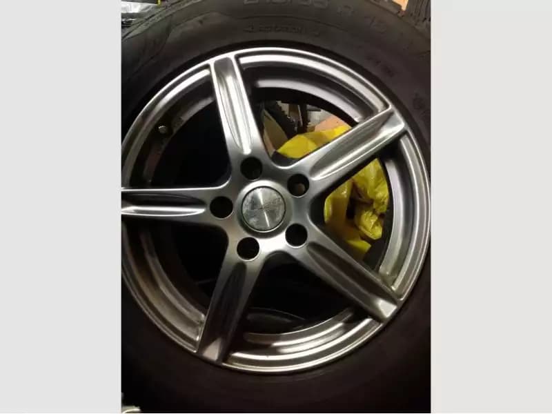 Jantes alu + Pneus hiver 16 215/65 R16 - Photo 1