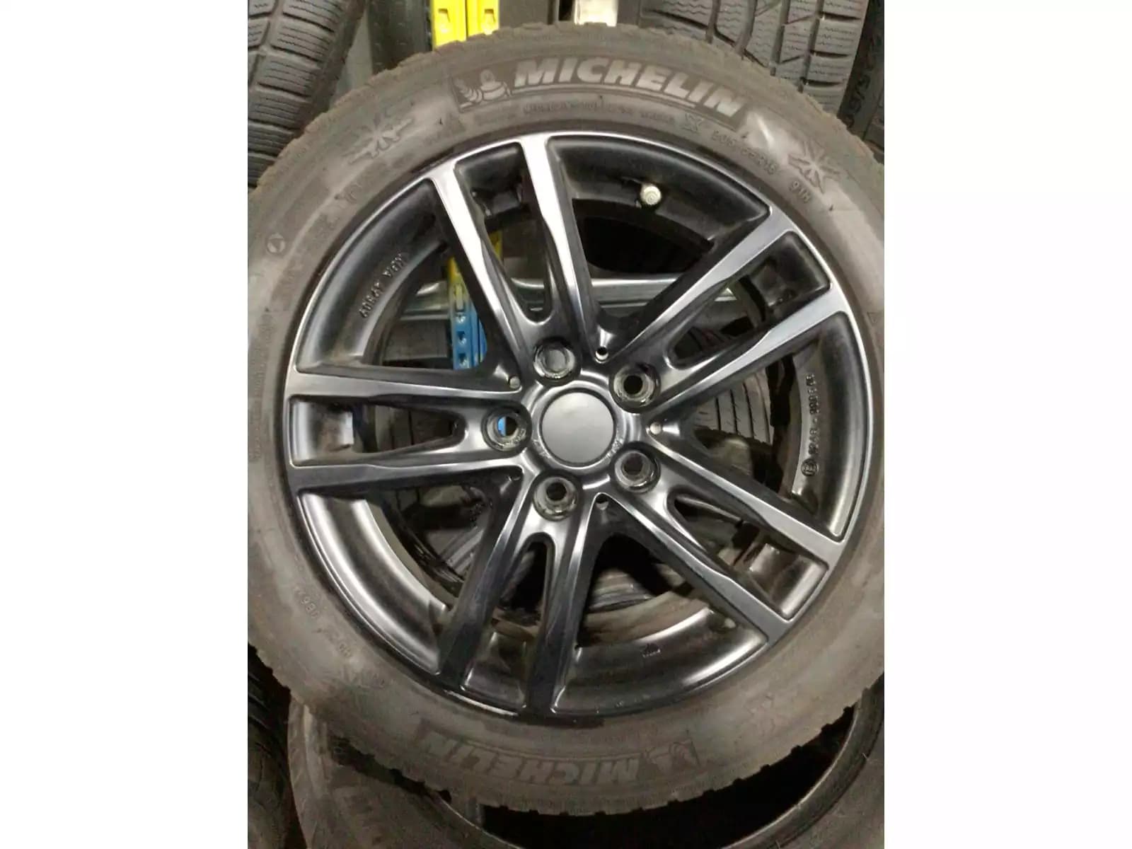 Jantes alu + Pneus hiver 16 205/55 R16 91H - Photo 1
