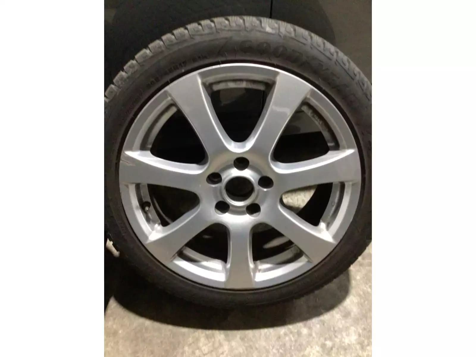 Jantes alu + Pneus hiver 17 225/45 R17 91H - Photo 1