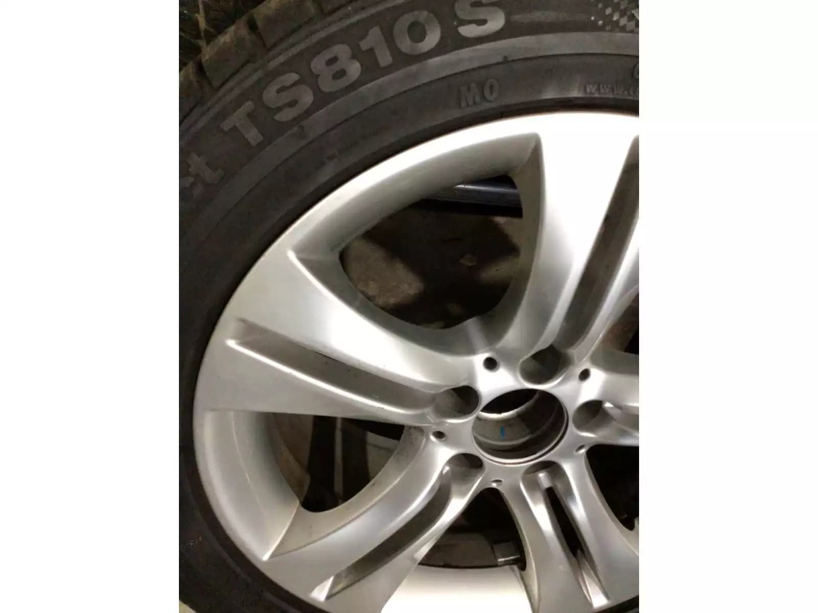 Jantes alu + Pneus hiver 17 255/45 R17 102V - Photo 1