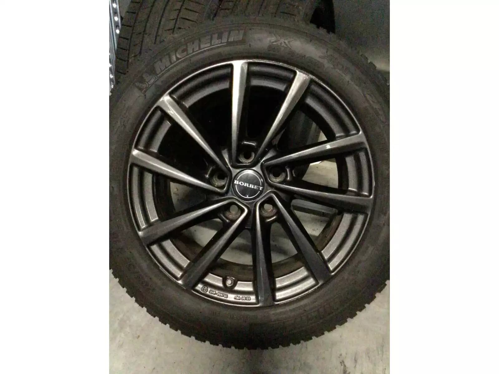 Jantes alu + Pneus hiver 16 205/55 R16 91H - Photo 1