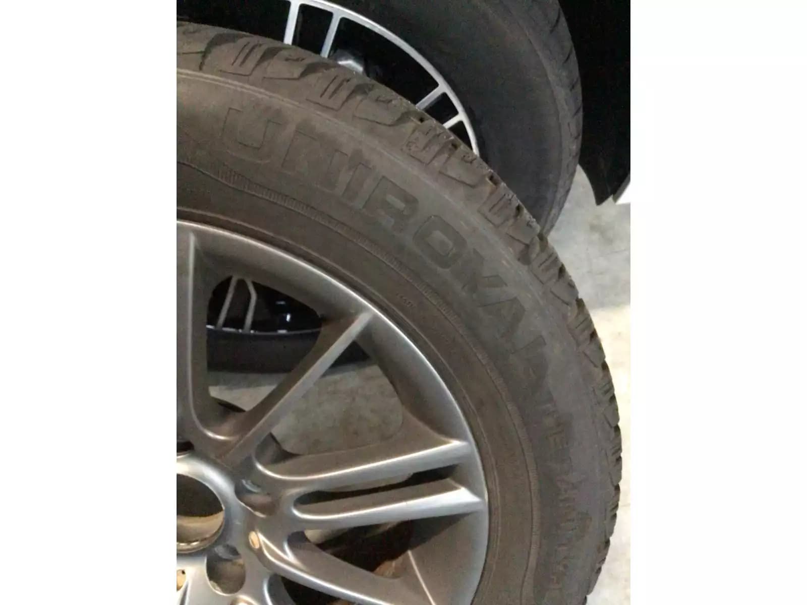 Jantes alu + Pneus hiver 16 205/60 R16 92H - Photo 1