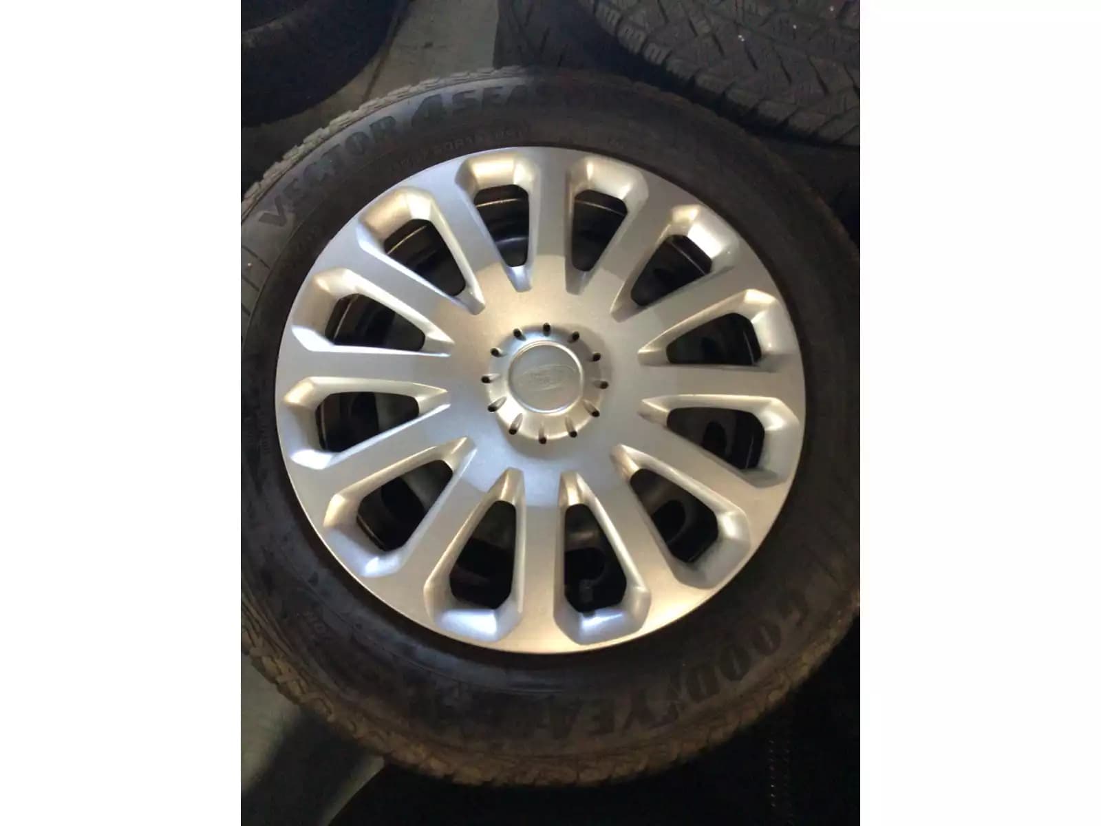 Jantes acier + Pneus toutes saisons 15 195/60 R15 88V - Photo 1