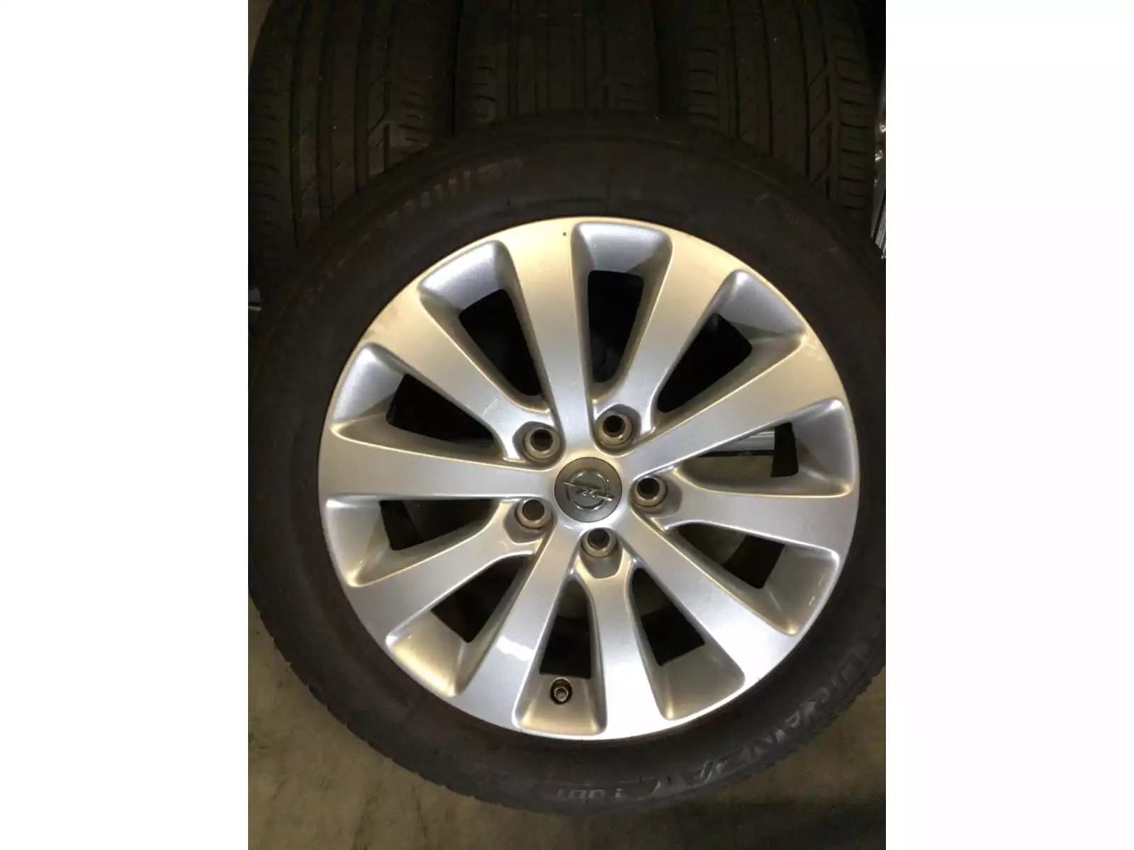 Jantes alu + Pneus été 17 225/50 R17 94V - Photo 1