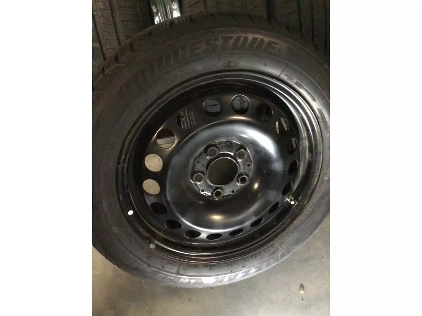 Jantes acier + Pneus hiver 16 205/55 R16 91H - Photo 1
