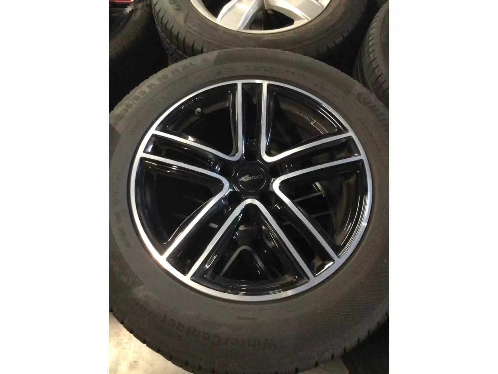 Jantes alu + Pneus hiver 18 235/65 R18 110H - Photo 1