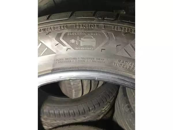 Pneus été 18 215/55 R18 95T - Photo 3
