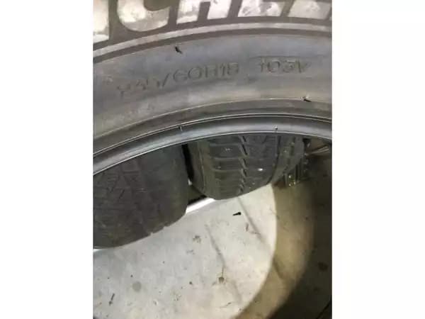 Pneus été 18 235/60 R18 103V - Photo 3