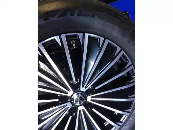 Jantes alu + Pneus hiver 18 235/55 R18 104H - Photo 3