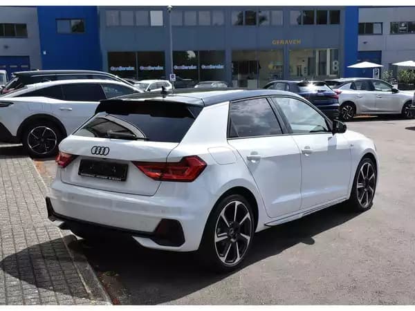 Audi A1 Sportback 30 TFSI S-Line S-Tronic Adrenalin Black Edition - Photo 3