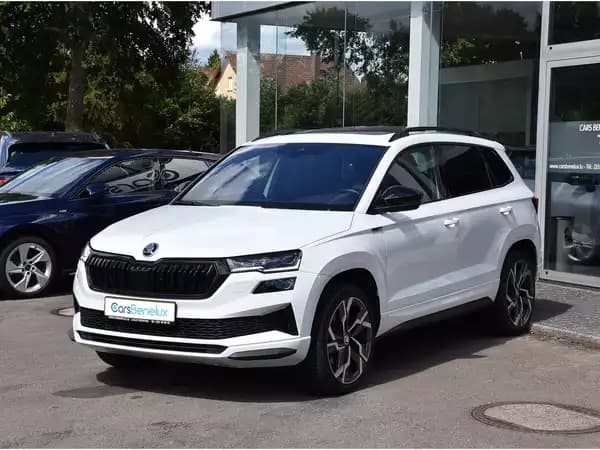 Skoda Karoq 2.0 TDI 4X4 Sportline DSG PANO TRAVEL SIDE ATT RMQ KEYLESS - Photo 2
