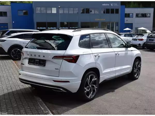 Skoda Karoq 2.0 TDI 4X4 Sportline DSG PANO TRAVEL SIDE ATT RMQ KEYLESS - Photo 3