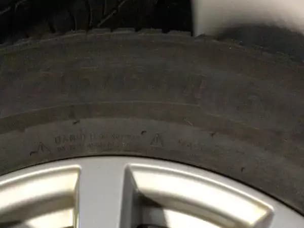 Jantes alu + Pneus hiver 16 215/65 R16 98H - Photo 3
