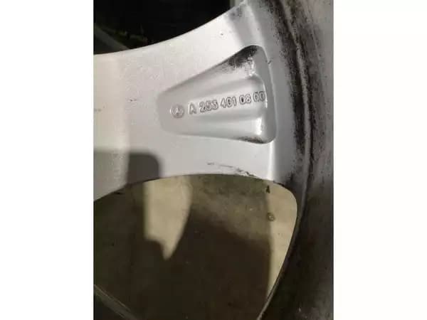 Jantes alu + Pneus hiver 18 235/60 R18 103H - Photo 3
