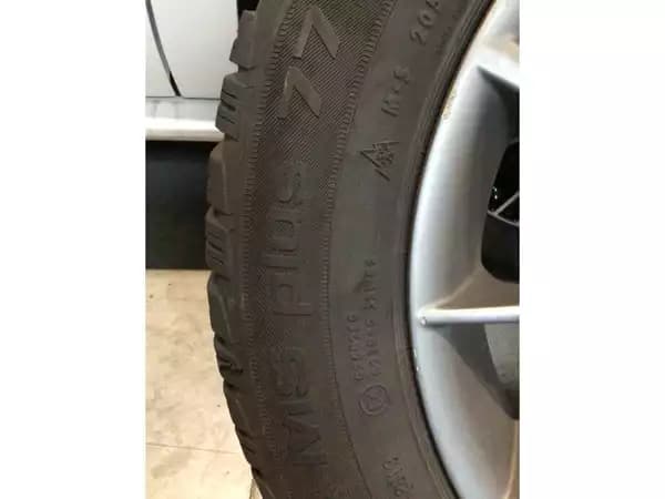 Jantes alu + Pneus hiver 16 205/60 R16 92H - Photo 3