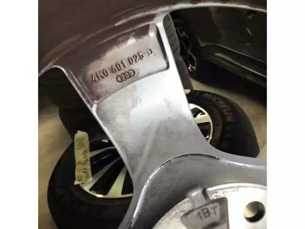 Jantes alu + Pneus hiver 18 235/55 R18 100H - Photo 3