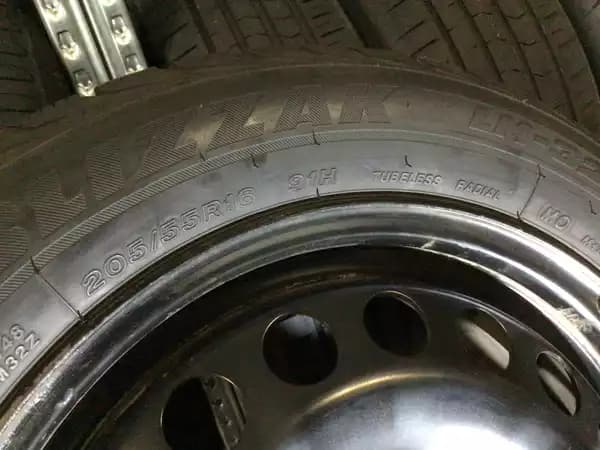 Jantes acier + Pneus hiver 16 205/55 R16 91H - Photo 2