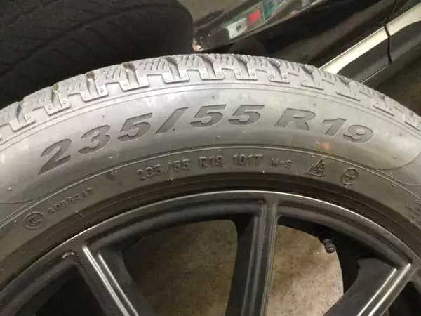 Jantes alu + Pneus hiver 19 255/50 R19 103T - Photo 2