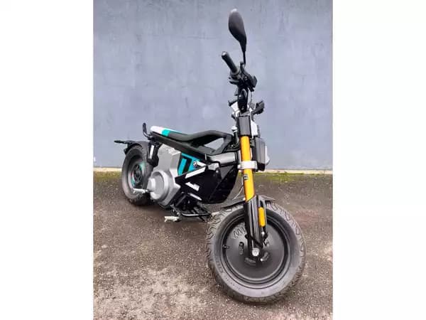 BMW CE 02 - Photo 2