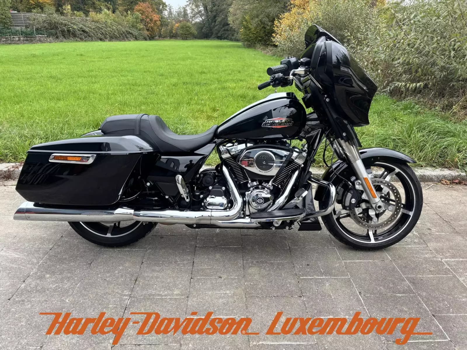 Harley-Davidson Street Glide - Photo 1