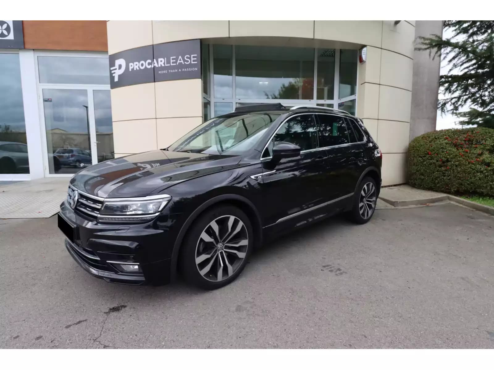 Volkswagen Tiguan 2.0/R-LINE/PANO/HUD/20/AHK/360°/4MOTION/LEDER - Photo 1