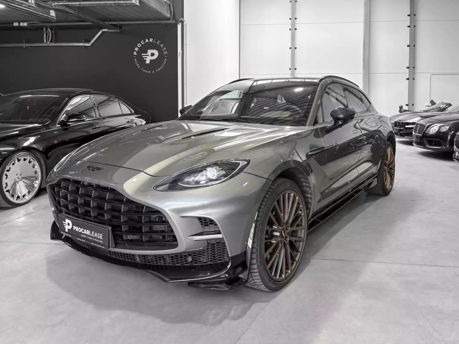 Aston Martin DBX ASTON MARTIN DBX707 °FACELIFT° 4.0 V8 BITURBO – FULL CARBON – Q ASTON MARTIN – KERAMIK - Photo 1