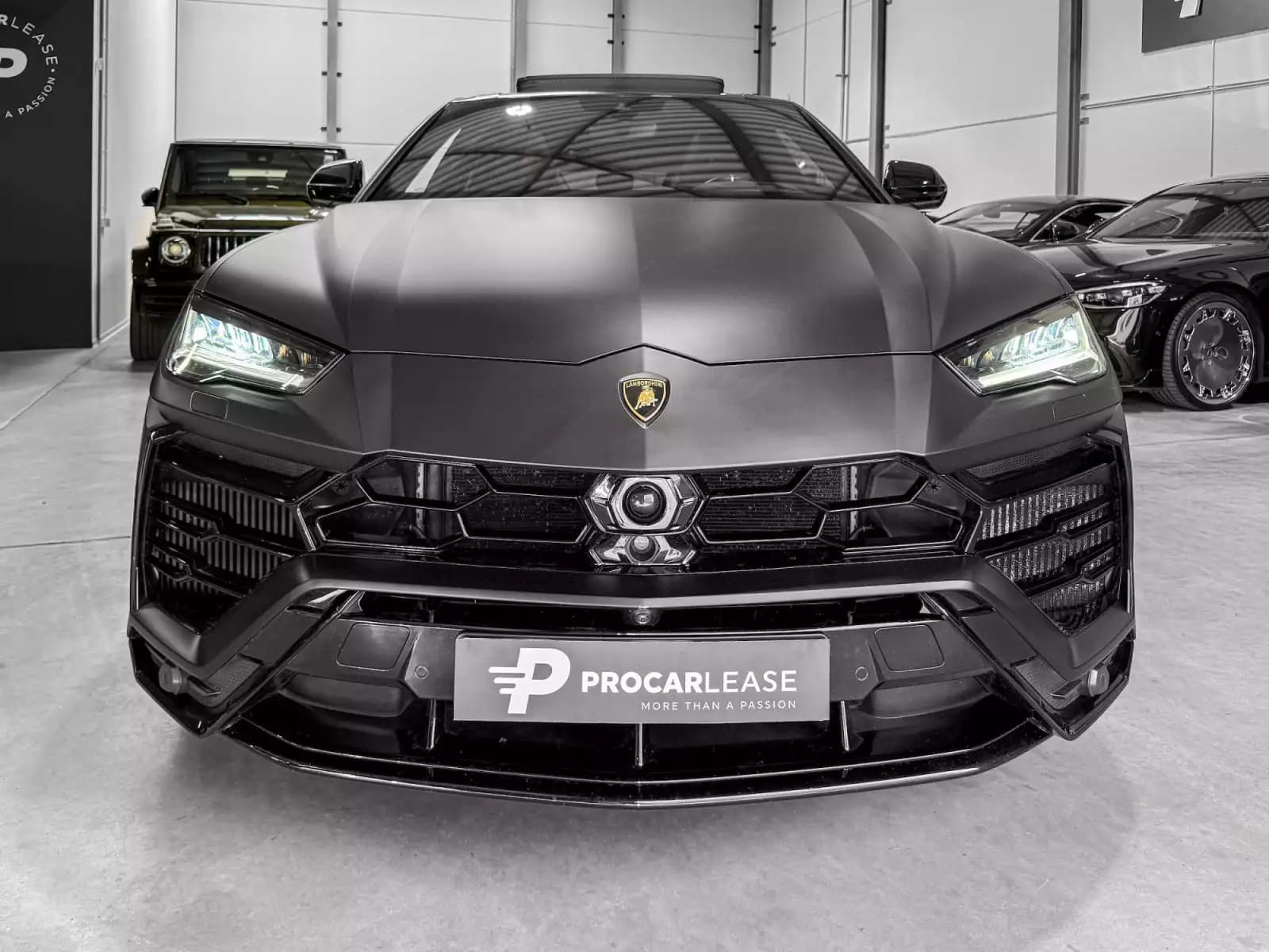 Lamborghini Urus 4.0 V8 Auto./PANO/22/360°/HUD/CARBON/VOLL - Photo 1