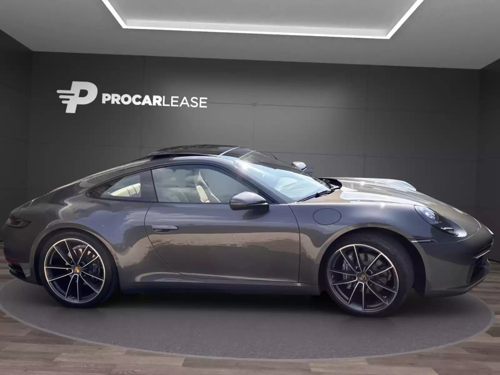 Porsche 911 992 CARRERA 4 - Photo 1