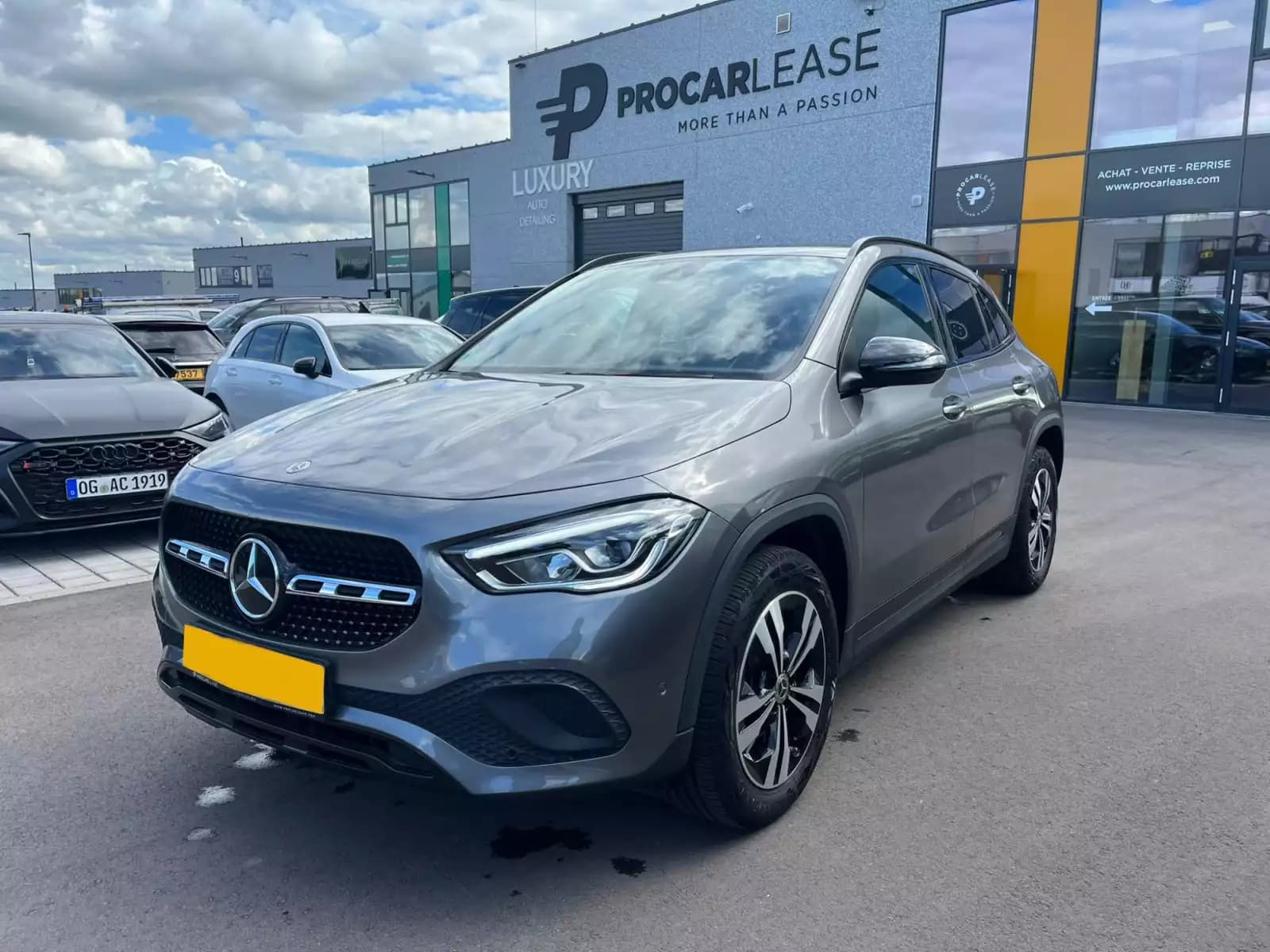 Mercedes-Benz GLA 180 GLA 180/APPLECARPLAY/AMG/18/KAMERA/LED/MERCEDES SERVICE - Photo 1