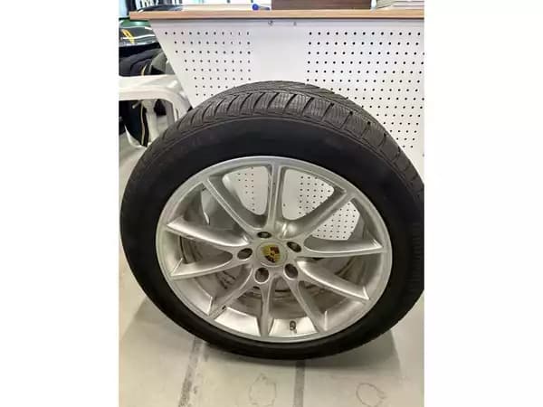 Jantes alu + Pneus hiver 20 305/40 R20 112V - Photo 2