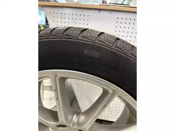 Jantes alu + Pneus hiver 20 305/40 R20 112V - Photo 3