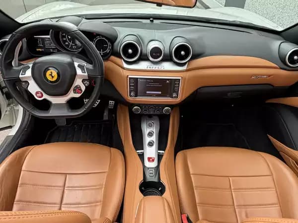 Ferrari California California T / 3.9 V8 / 4-Sitzer / - Photo 3