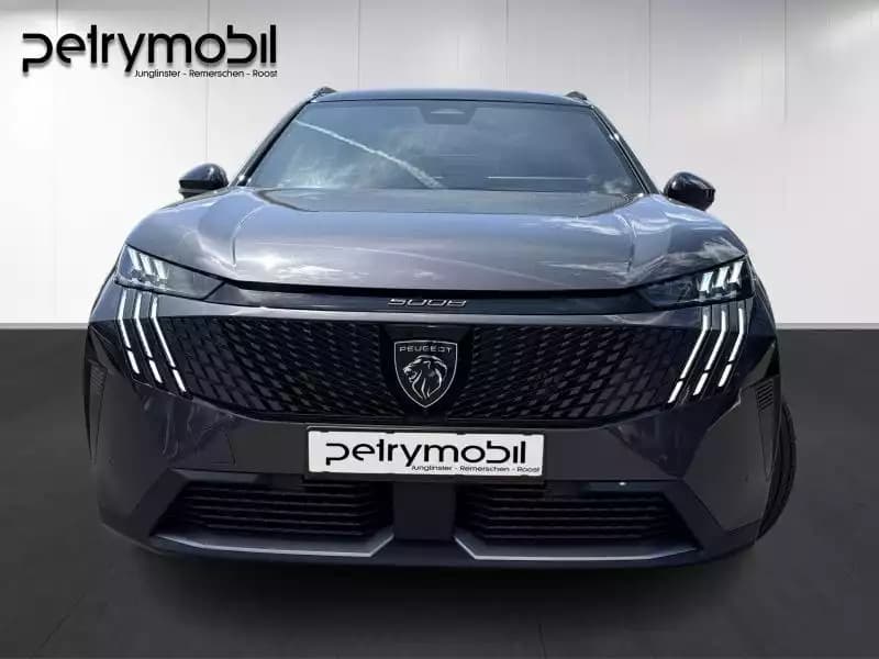 Peugeot 5008 III and e- GT - Photo 1