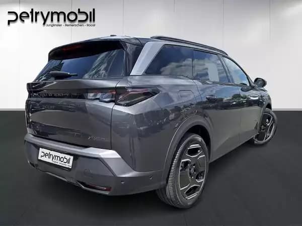 Peugeot 5008 III and e- GT - Photo 3