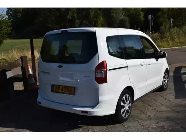 Ford Tourneo Courier Trend 1,5 Duratorq TDCi 5 places Airco - Photo 3