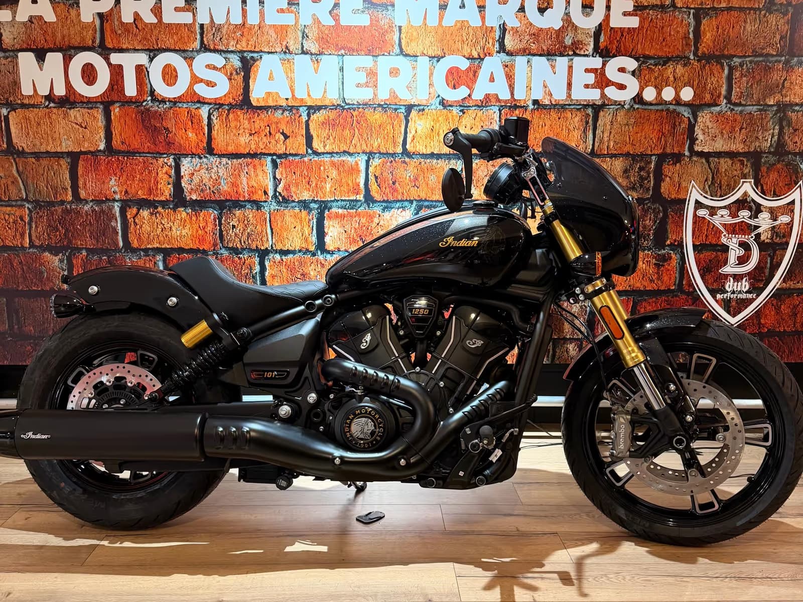 Indian 101 Scout BLACK CRYSTAL 2026 - Photo 1
