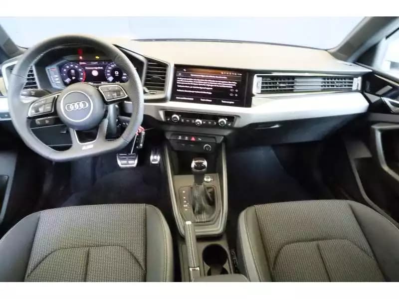 Audi A1 Advanced - Photo 1